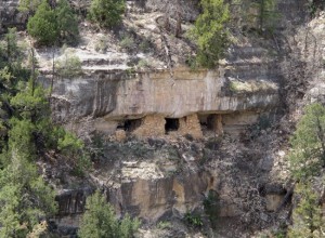 Cliff Dwelling in Walnut Canyon-1